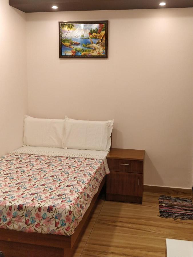 Majestic Inn Thiruvananthapuram Bagian luar foto