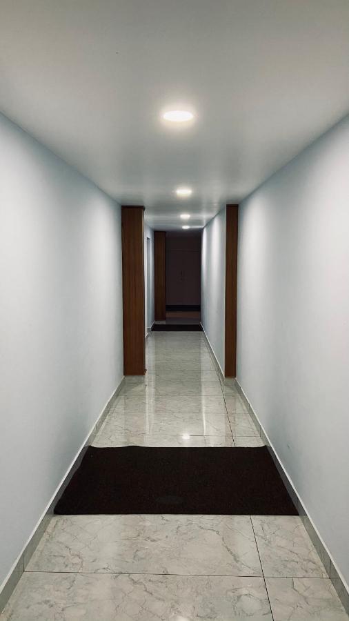 Majestic Inn Thiruvananthapuram Bagian luar foto