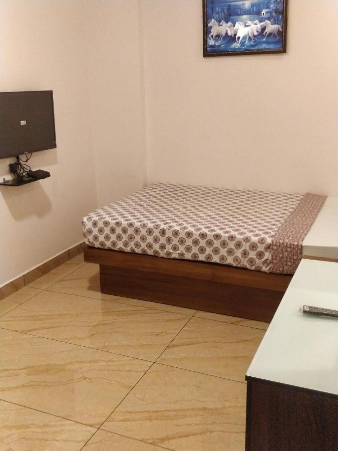 Majestic Inn Thiruvananthapuram Bagian luar foto