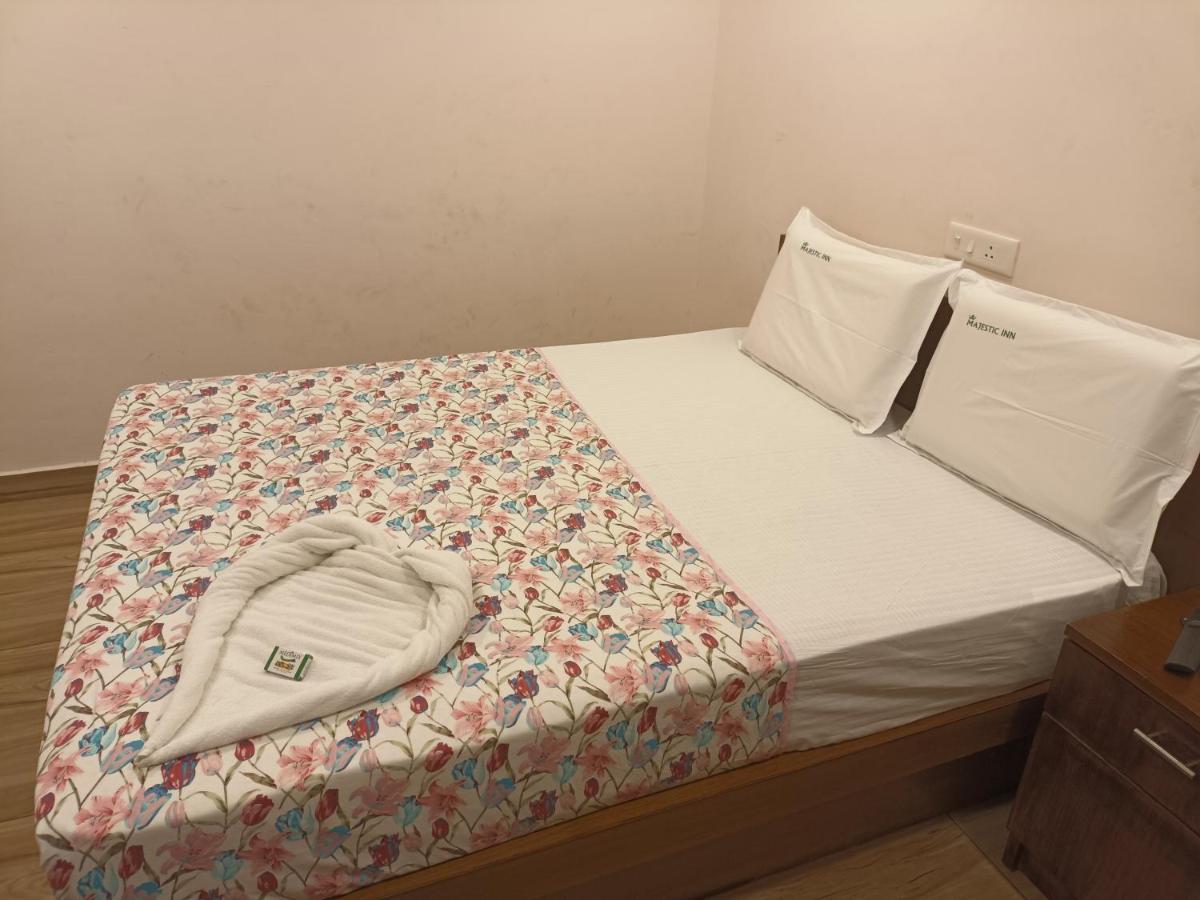 Majestic Inn Thiruvananthapuram Bagian luar foto
