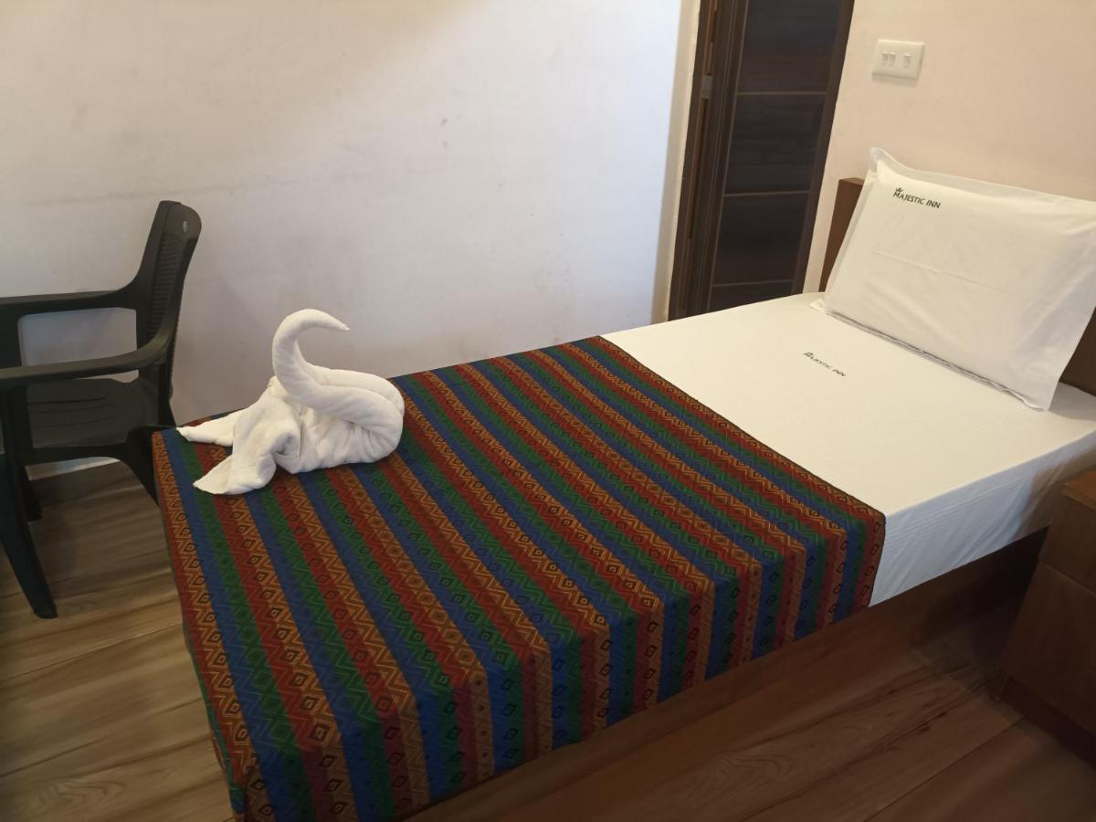 Majestic Inn Thiruvananthapuram Bagian luar foto