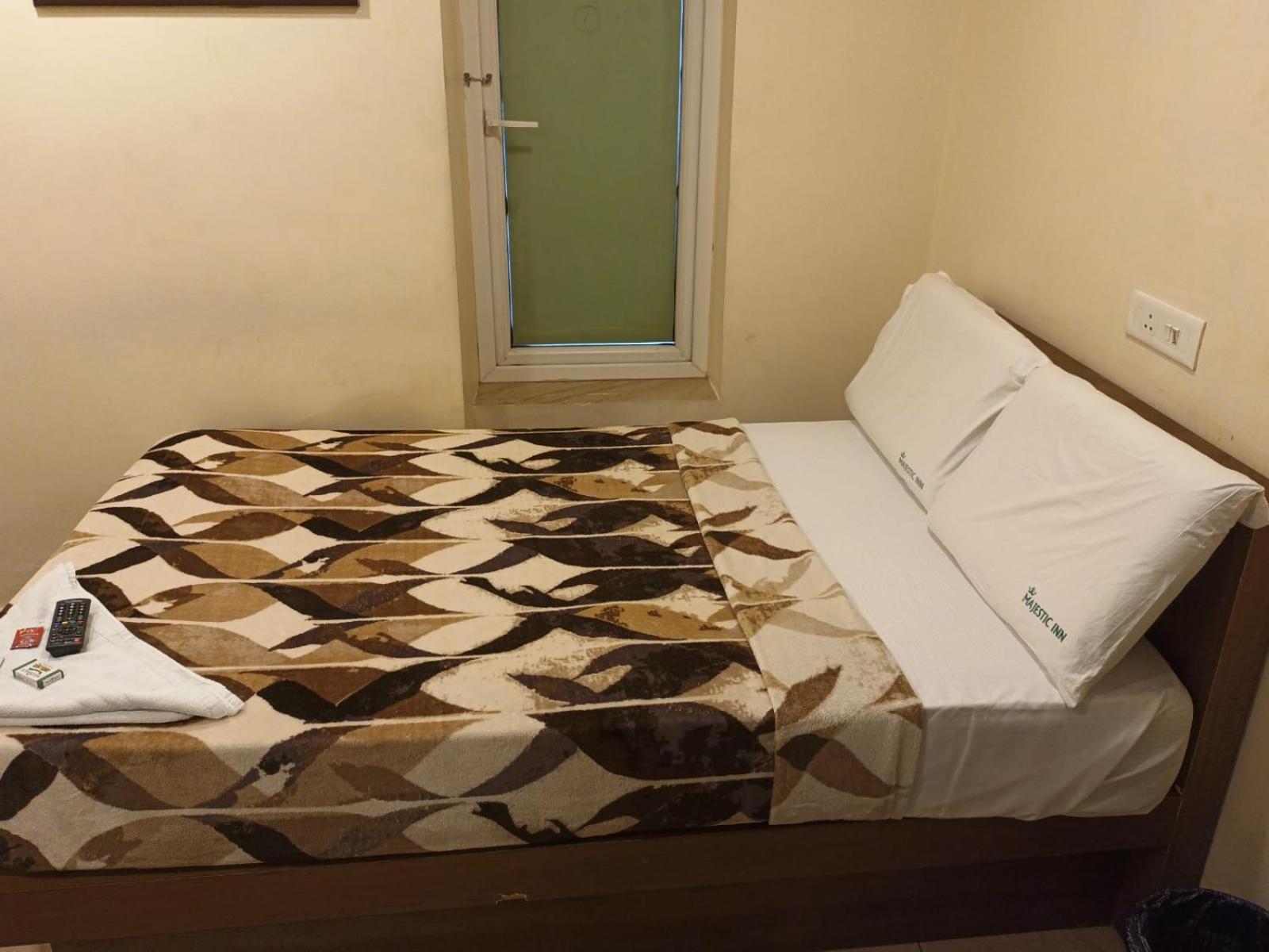 Majestic Inn Thiruvananthapuram Bagian luar foto