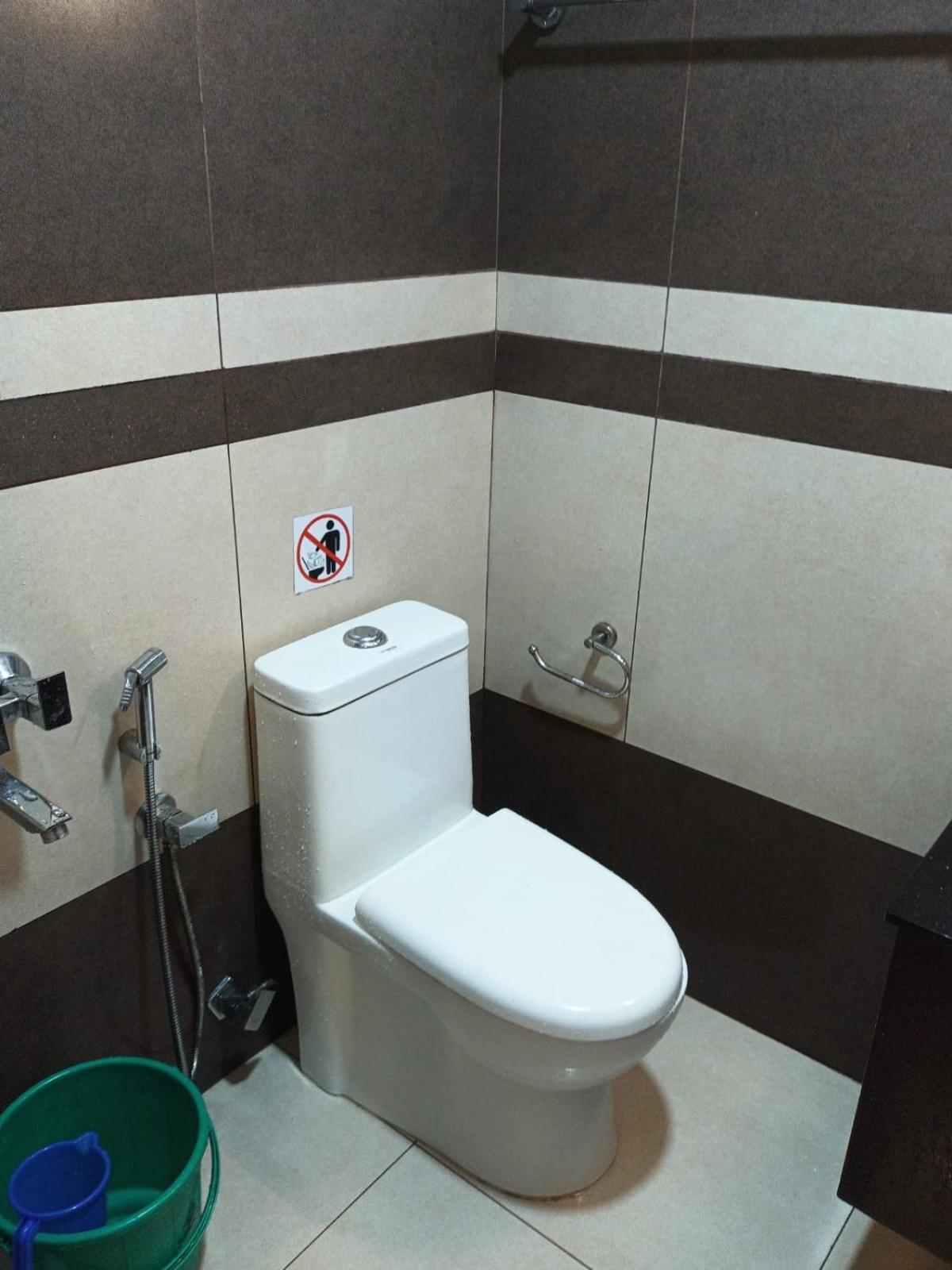 Majestic Inn Thiruvananthapuram Bagian luar foto